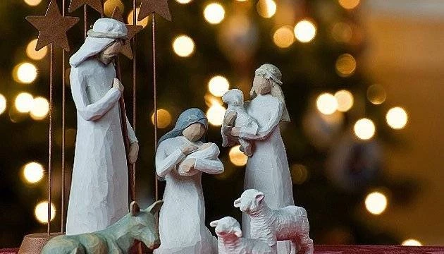 Красивые рождественские открытки и поздравления в стихах на 7 января 2025 года