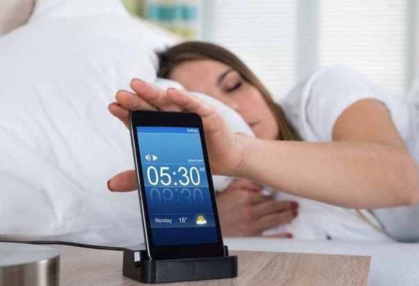 Какие секреты помогут перестать откладывать будильник по утрам